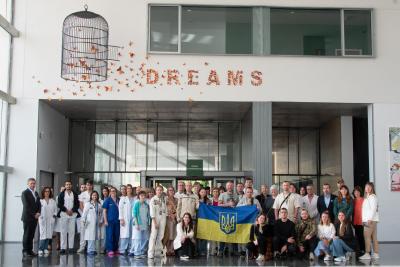 L’Hospital de Dénia ha acollit la visita d’una trentena de sanitaris ucraïnesos destinats en el front